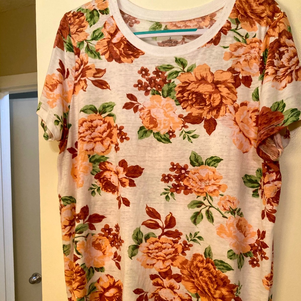 Torrid Floral Classic Fit Tee, size 2
